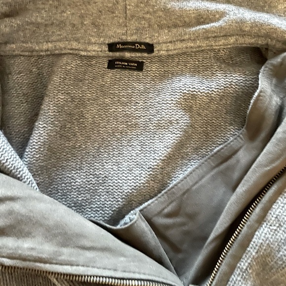 Wool poncho sweater - Picture 3 of 3